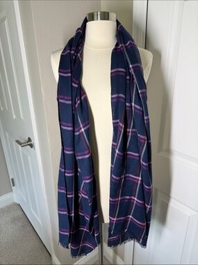Talbots navy blue and link windowpane plaid scarf